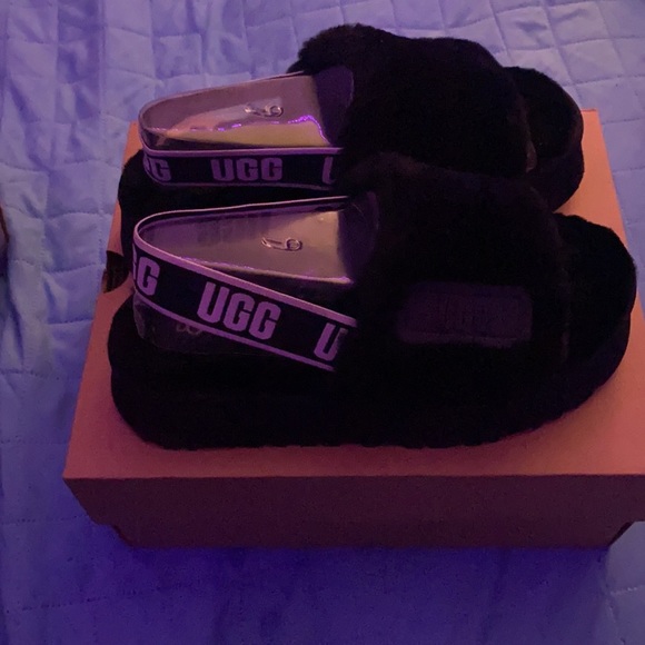 Women Ugg - Picture 2 of 4